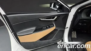 Kia EV6, 2023 — миниатюра 13