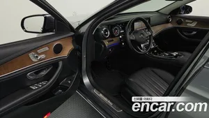 Mercedes-Benz E-Class, 2018 — миниатюра 12