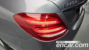 Mercedes-Benz E-Class, 2018 — миниатюра 8