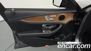 Mercedes-Benz E-Class, 2018 — миниатюра 13