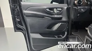 Mercedes-Benz V-Class, 2021 — миниатюра 14