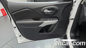 Jeep Cherokee, 2017 — миниатюра 14