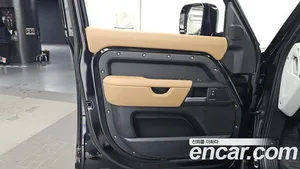 Land Rover Defender, 2025 — миниатюра 14