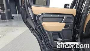 Land Rover Defender, 2025 — миниатюра 15