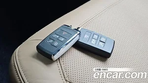 Land Rover Defender, 2025 — миниатюра 32