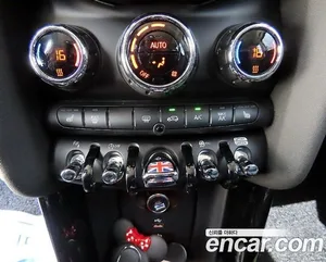 Mini Cooper, 2024 — миниатюра 16