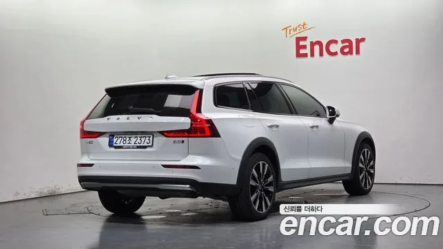 Volvo V60, 2025 — фото автомобиля из Кореи