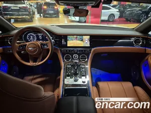 Bentley Continental, 2022 — миниатюра 7
