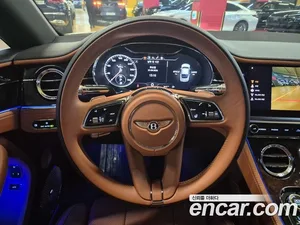 Bentley Continental, 2022 — миниатюра 8