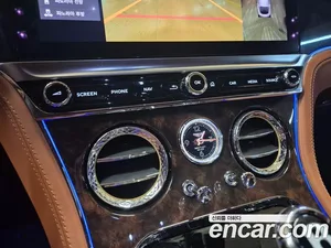 Bentley Continental, 2022 — миниатюра 11