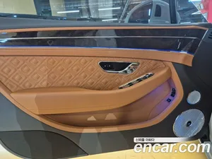 Bentley Continental, 2022 — миниатюра 17