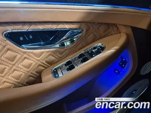 Bentley Continental, 2022 — миниатюра 18