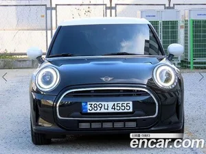 Mini Cooper, 2023 — миниатюра 1