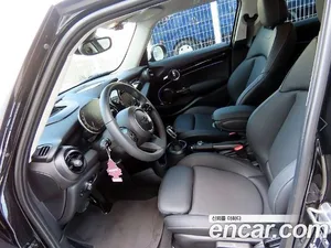 Mini Cooper, 2023 — миниатюра 5
