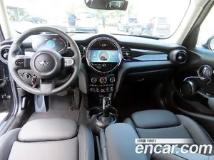Mini Cooper, 2023 — миниатюра 7