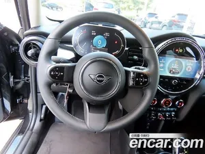 Mini Cooper, 2023 — миниатюра 8