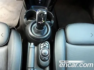 Mini Cooper, 2023 — миниатюра 11