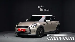 Mini Cooper, 2023 — миниатюра 1