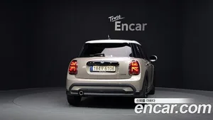 Mini Cooper, 2023 — миниатюра 4