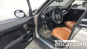 Mini Cooper, 2023 — миниатюра 13