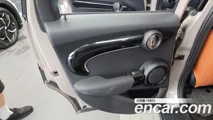 Mini Cooper, 2023 — миниатюра 15