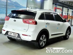 Kia Niro, 2017 — миниатюра 4