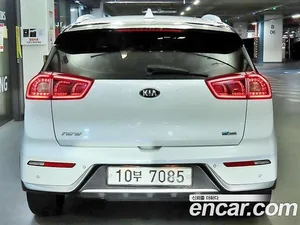 Kia Niro, 2017 — миниатюра 5