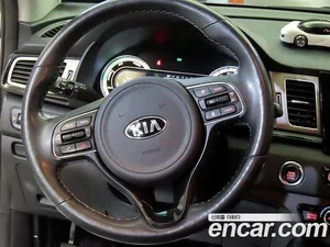 Kia Niro, 2017 — миниатюра 8