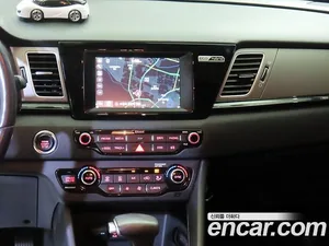 Kia Niro, 2017 — миниатюра 11