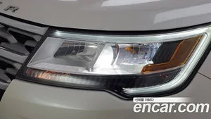 Ford Explorer, 2019 — миниатюра 8