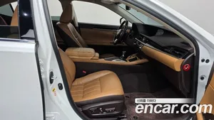 Lexus ES, 2018 — миниатюра 15
