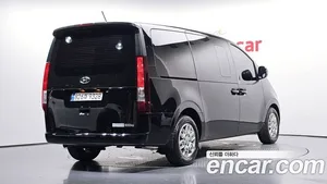 Hyundai Staria, 2023 — миниатюра 1