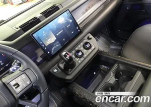 Land Rover Defender, 2025 — миниатюра 15