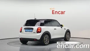 Mini Cooper, 2023 — миниатюра 2