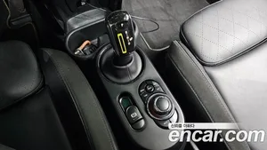 Mini Cooper, 2023 — миниатюра 12