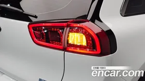 Kia Niro, 2018 — миниатюра 8