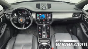 Porsche Macan, 2023 — миниатюра 10