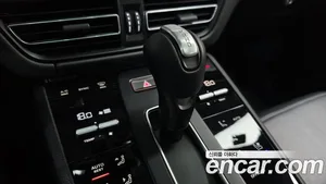 Porsche Macan, 2023 — миниатюра 12