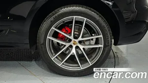 Porsche Macan, 2023 — миниатюра 7