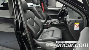 Porsche Macan, 2023 — миниатюра 16