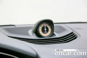 Porsche Taycan, 2023 — миниатюра 16