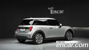 Mini Cooper, 2024 — миниатюра 3