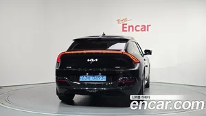 Kia EV6, 2023 — миниатюра 4