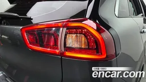 Kia Niro, 2017 — миниатюра 9