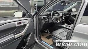 Ford Explorer, 2023 — миниатюра 13