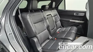 Ford Explorer, 2023 — миниатюра 17