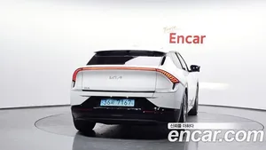 Kia EV6, 2023 — миниатюра 4