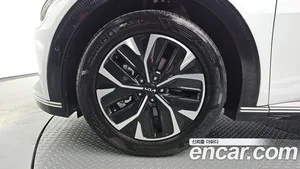 Kia EV6, 2023 — миниатюра 5