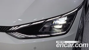 Kia EV6, 2023 — миниатюра 8