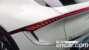 Kia EV6, 2023 — миниатюра 9
